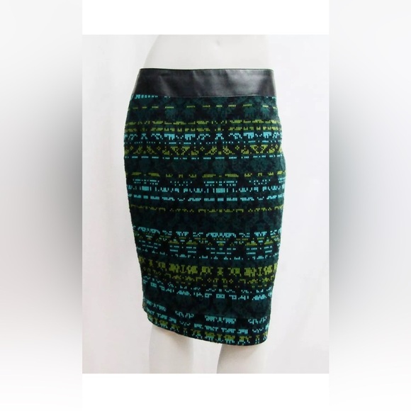 Akris Punto - Tribal mini skirt with faux leather trim at waist- 6 - Picture 4 of 10